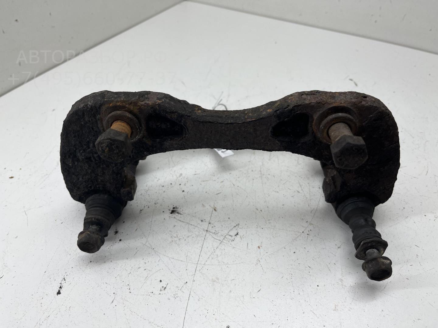 Скоба суппорта переднего