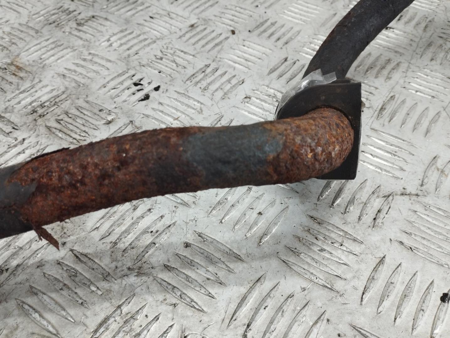 Стабилизатор передний