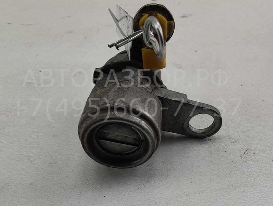 Вставка замка двери