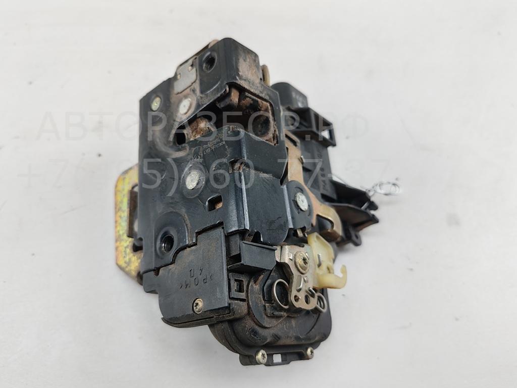 Замок двери передней правой