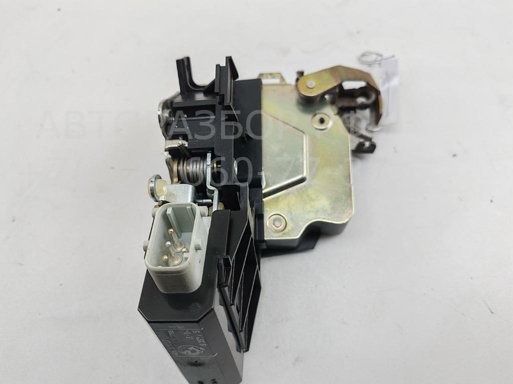 Замок двери передней правой