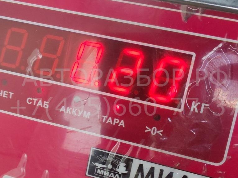 Молдинг двери передней левой