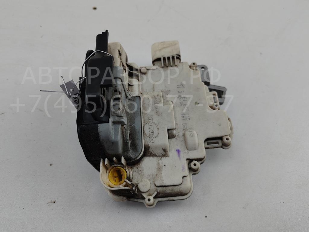 Замок двери передней левой