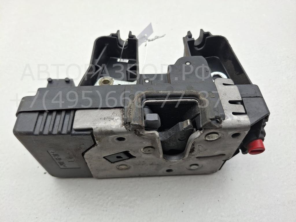 Замок двери задней левой