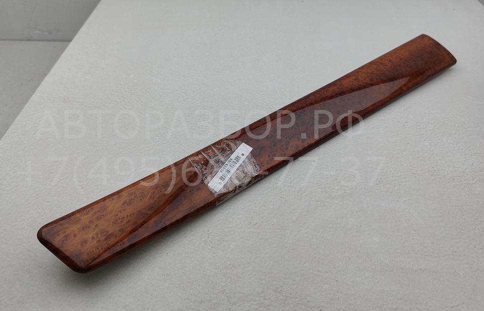 Молдинг двери передней левой