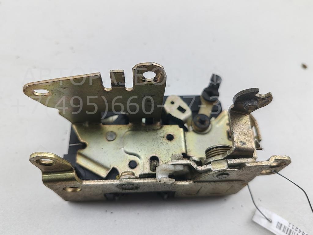 Замок двери передней правой