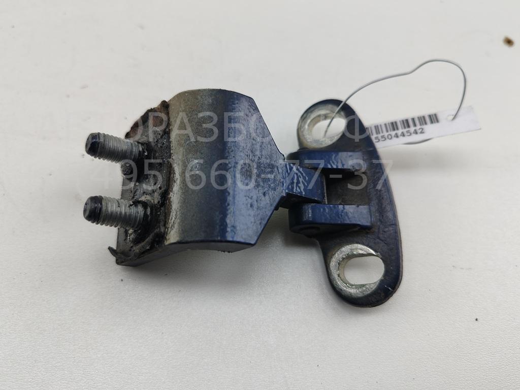 Петля крышки багажника