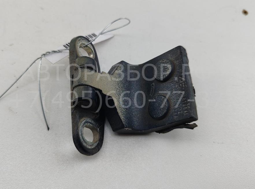 Петля крышки багажника