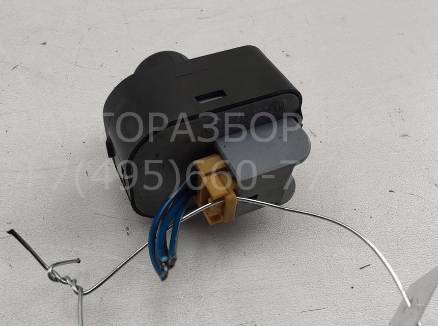 Кнопка регулировки зеркала