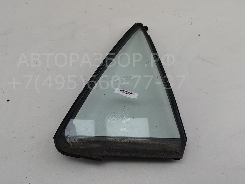 Стекло двери задней правой (форточка)