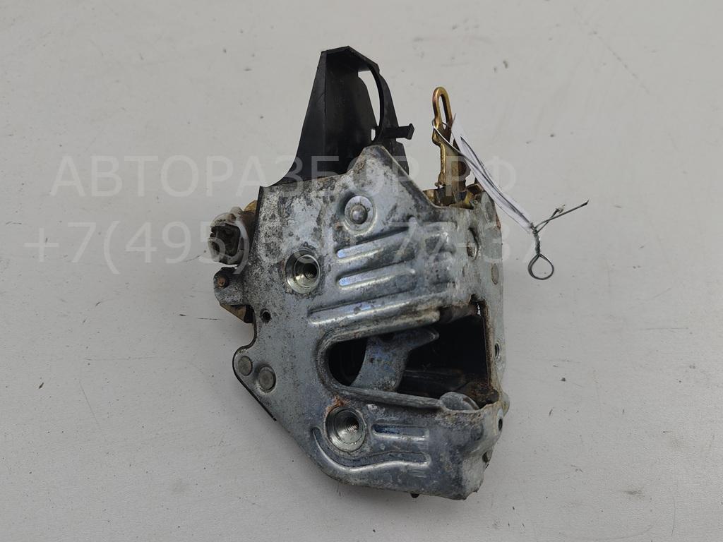 Замок двери передней левой