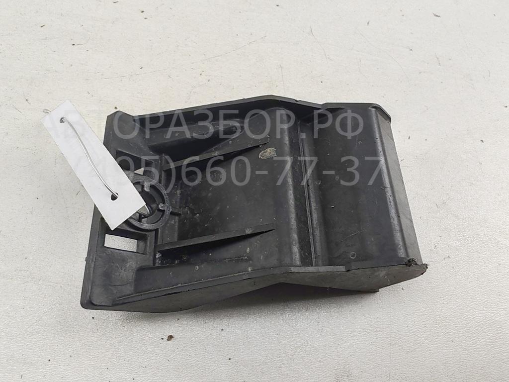 Крепеж фары