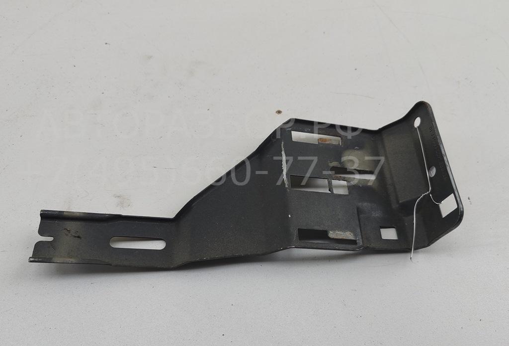 Кронштейн переднего бампера