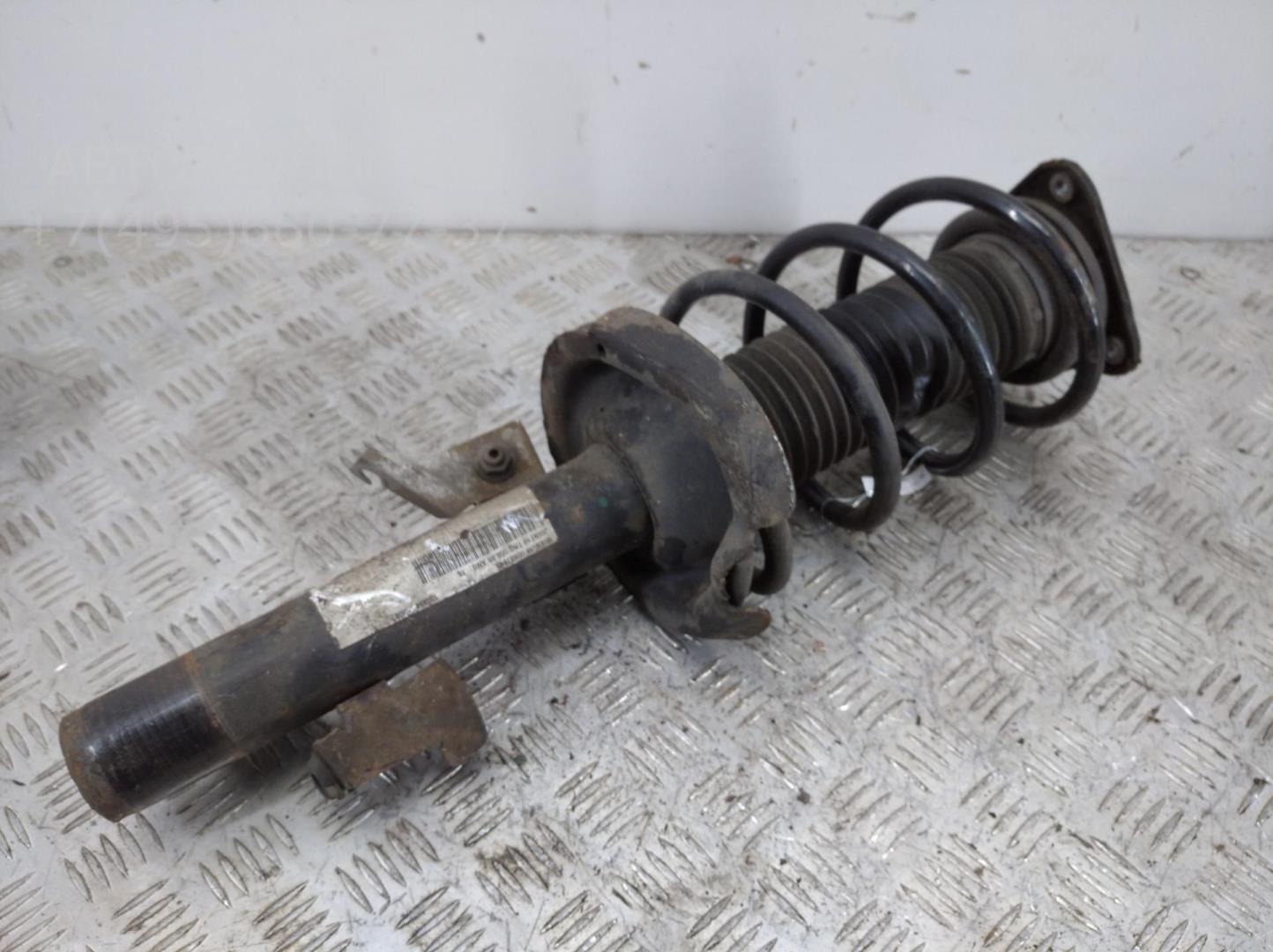 Амортизатор передний правый