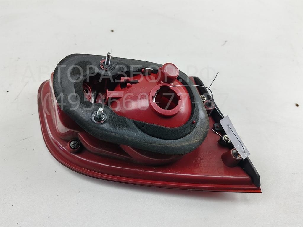 Фонарь задний внутренний правый