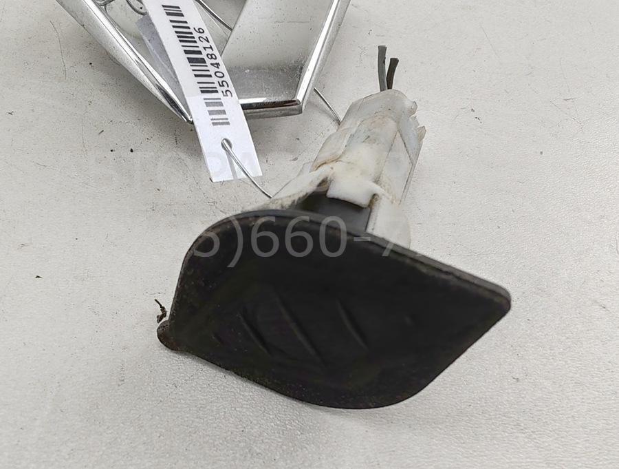 Кнопка открывания багажника