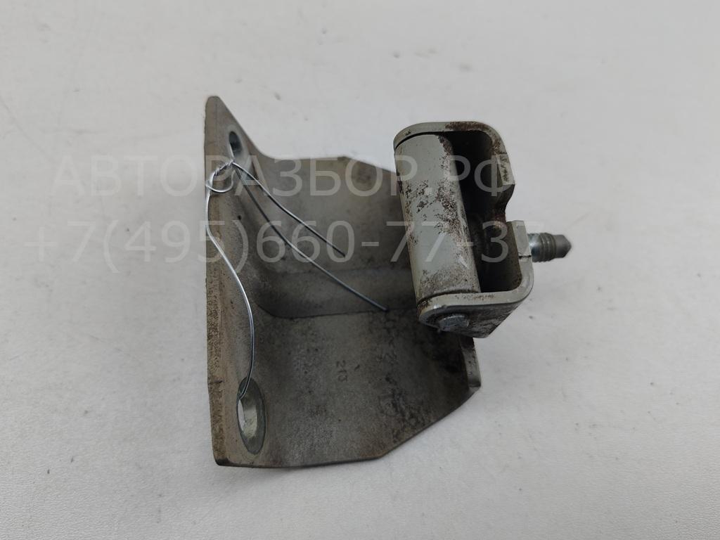 Петля крышки багажника