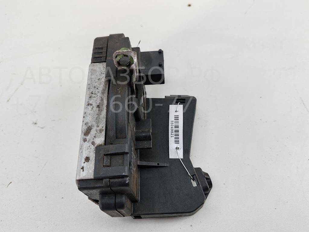 Замок двери передней правой