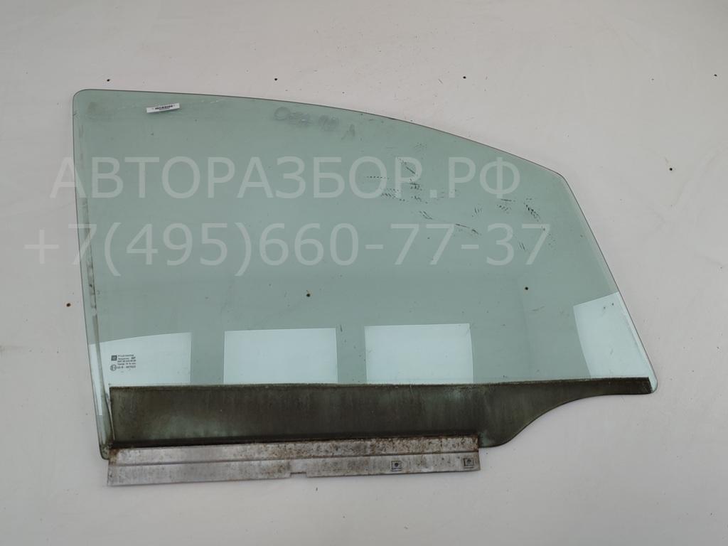 Стекло двери передней правой