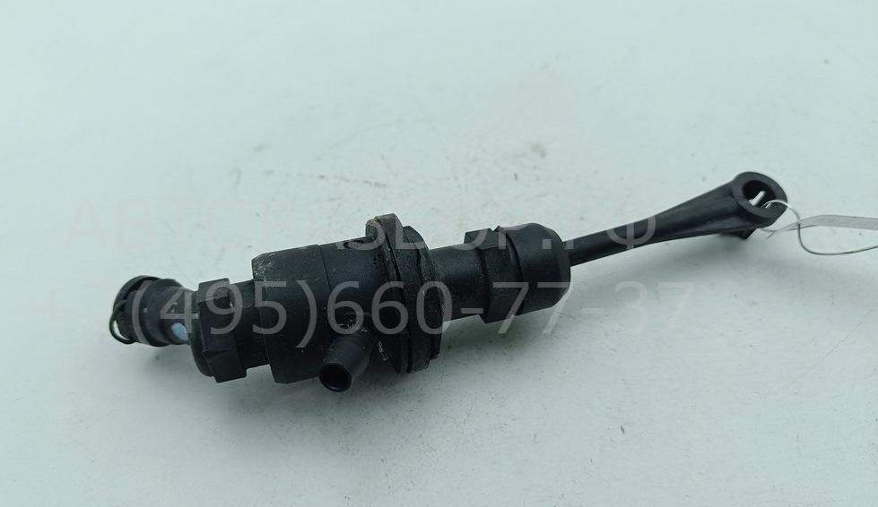 Цилиндр сцепления главный