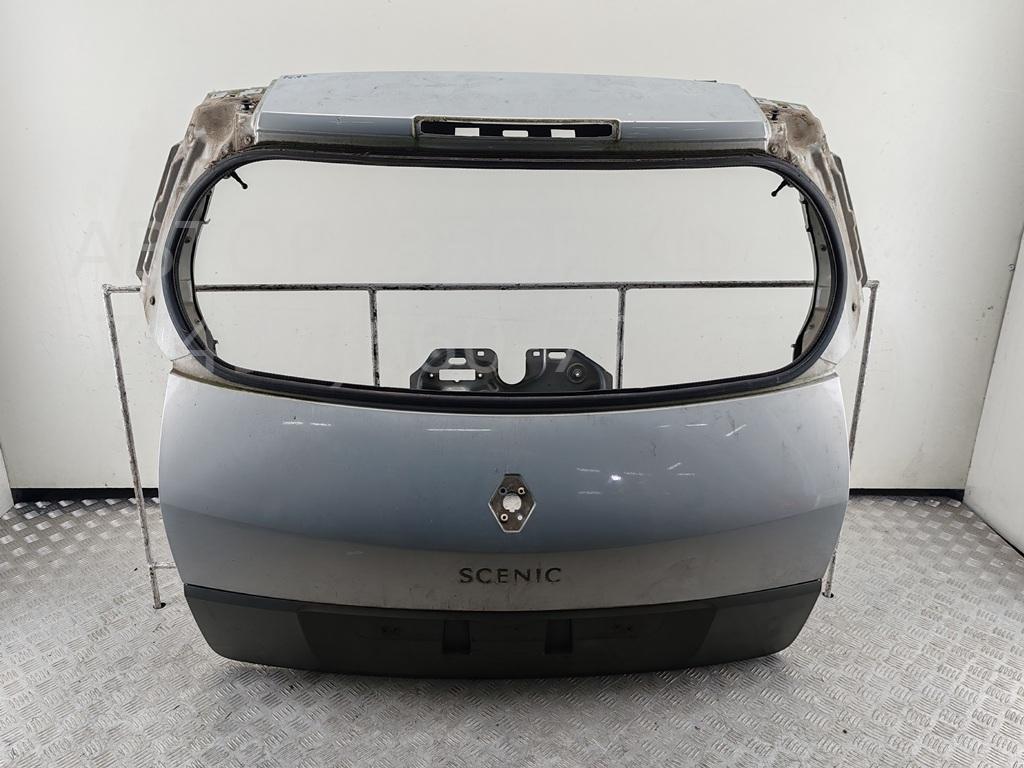 Дверь багажника