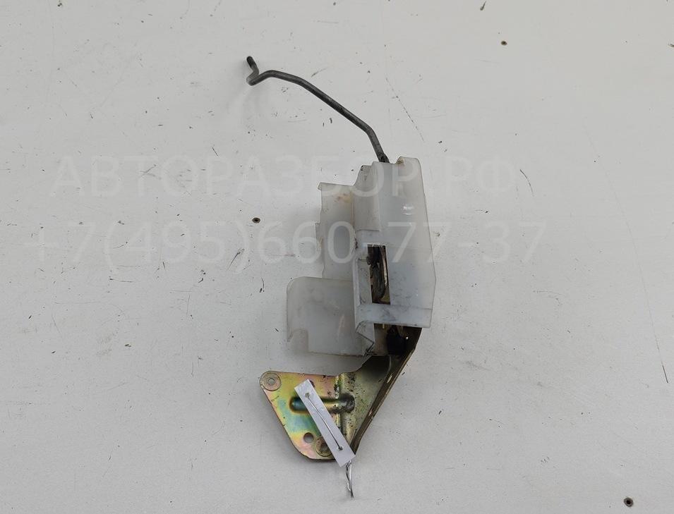 Замок двери передней левой