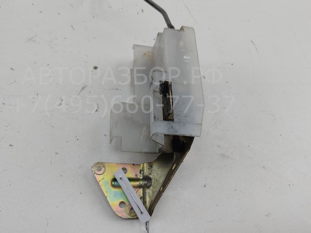 Замок двери передней левой