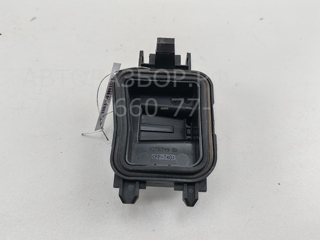 Крышка фары левой