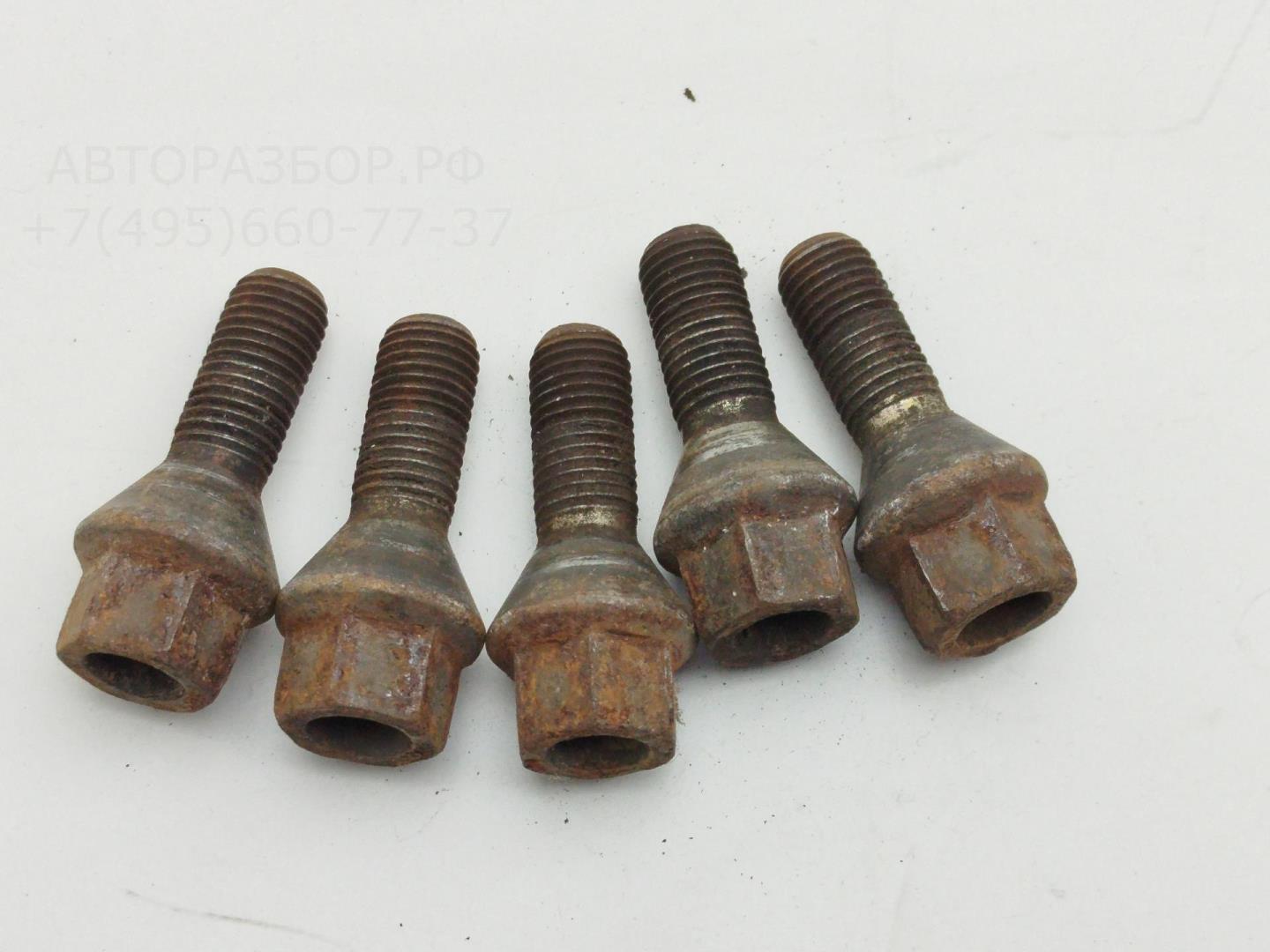 Болт колесный