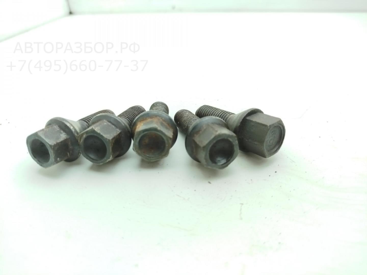 Болт колесный