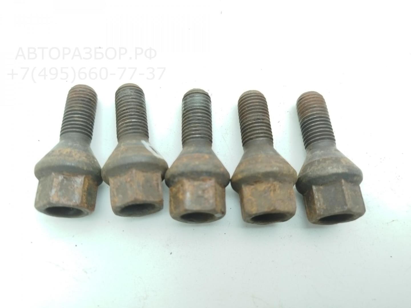 Болт колесный