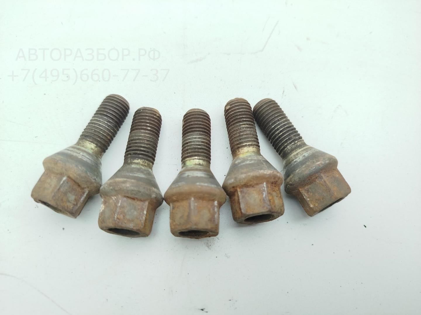 Болт колесный