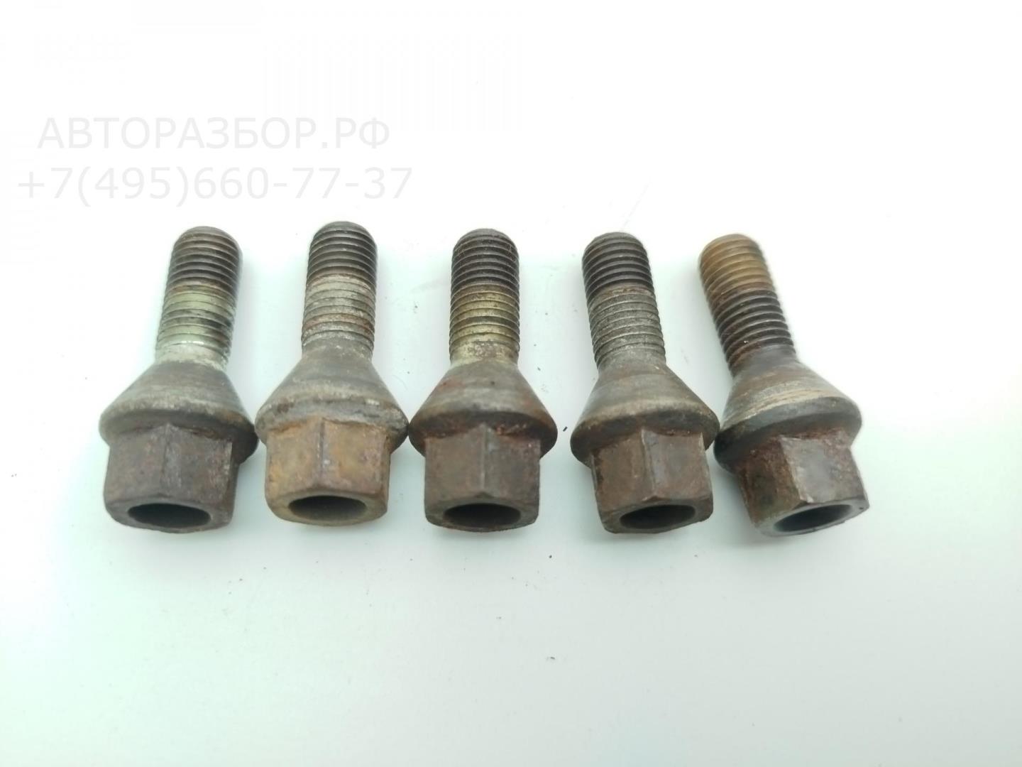 Болт колесный