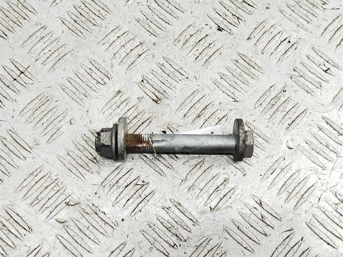 Болт развала задних колес