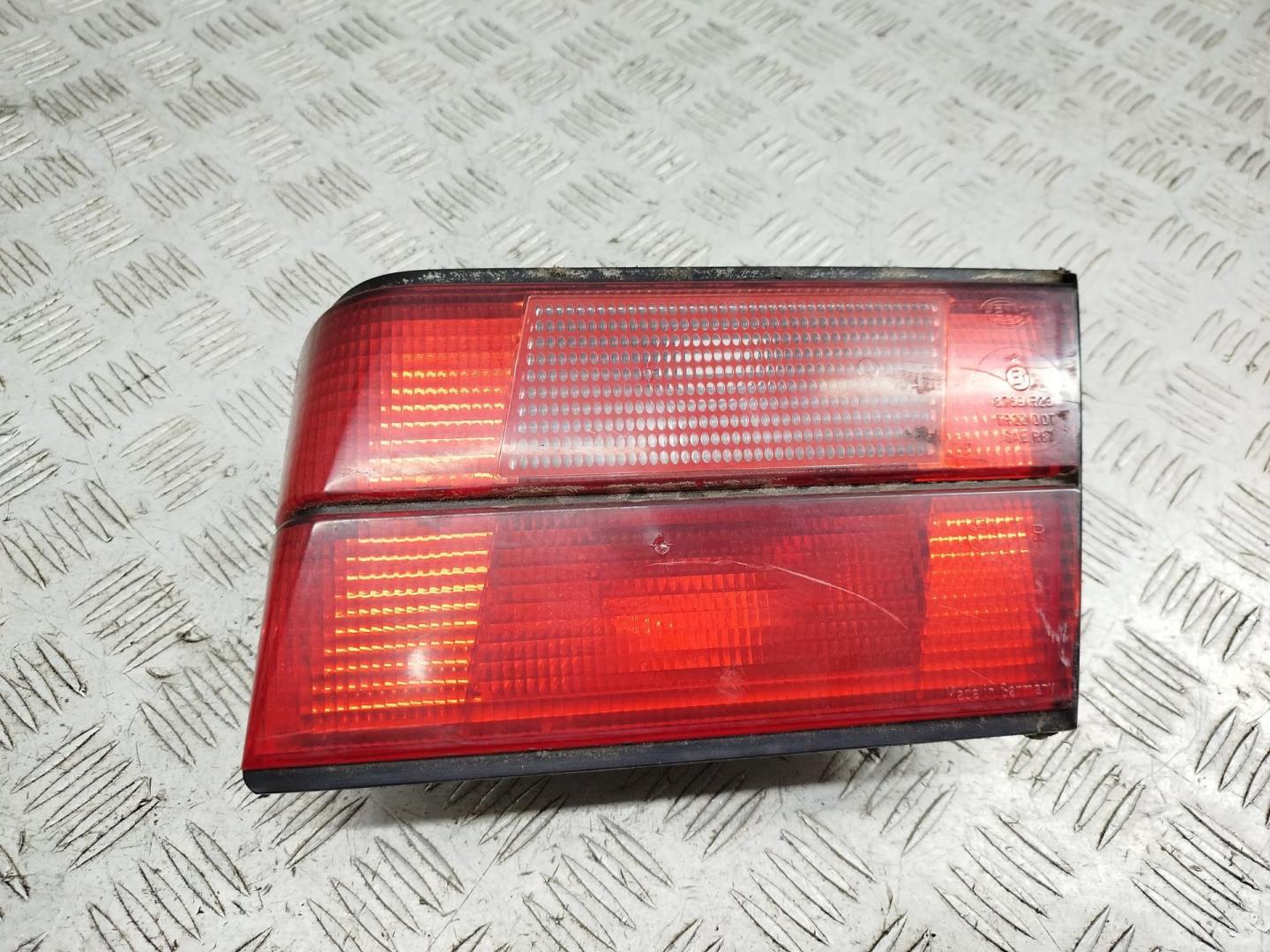 Фонарь задний внутренний правый