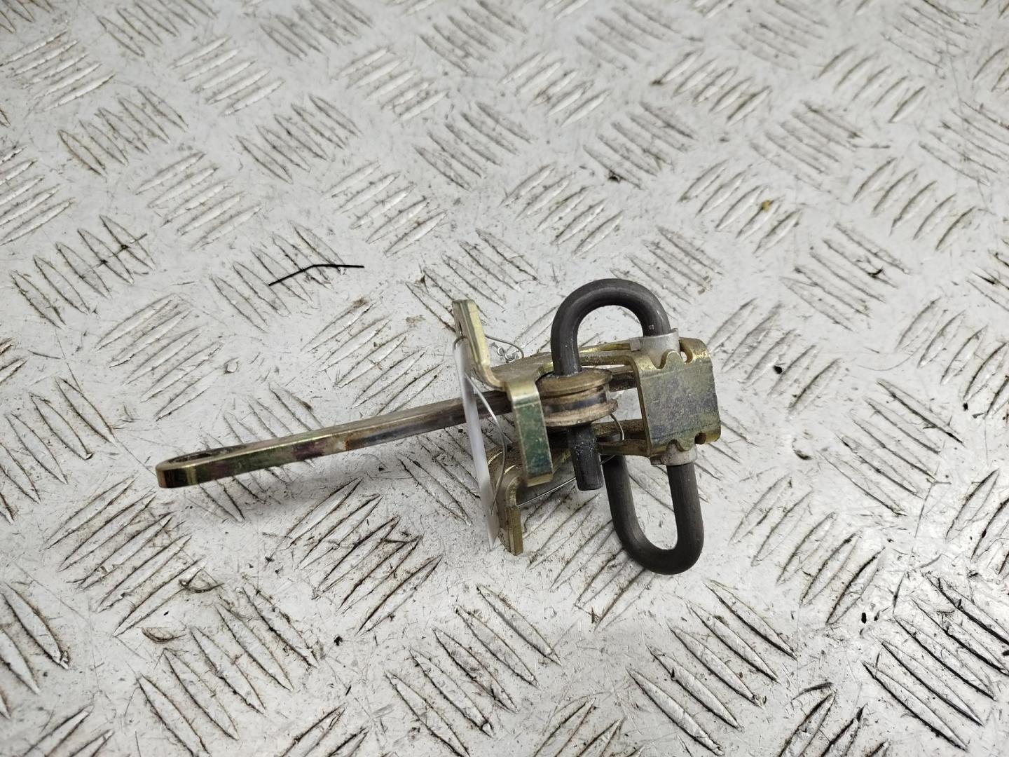 Ограничитель двери