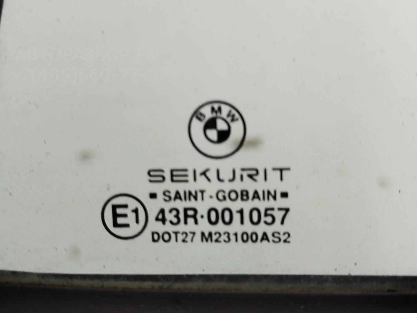 Стекло двери задней левой (форточка)