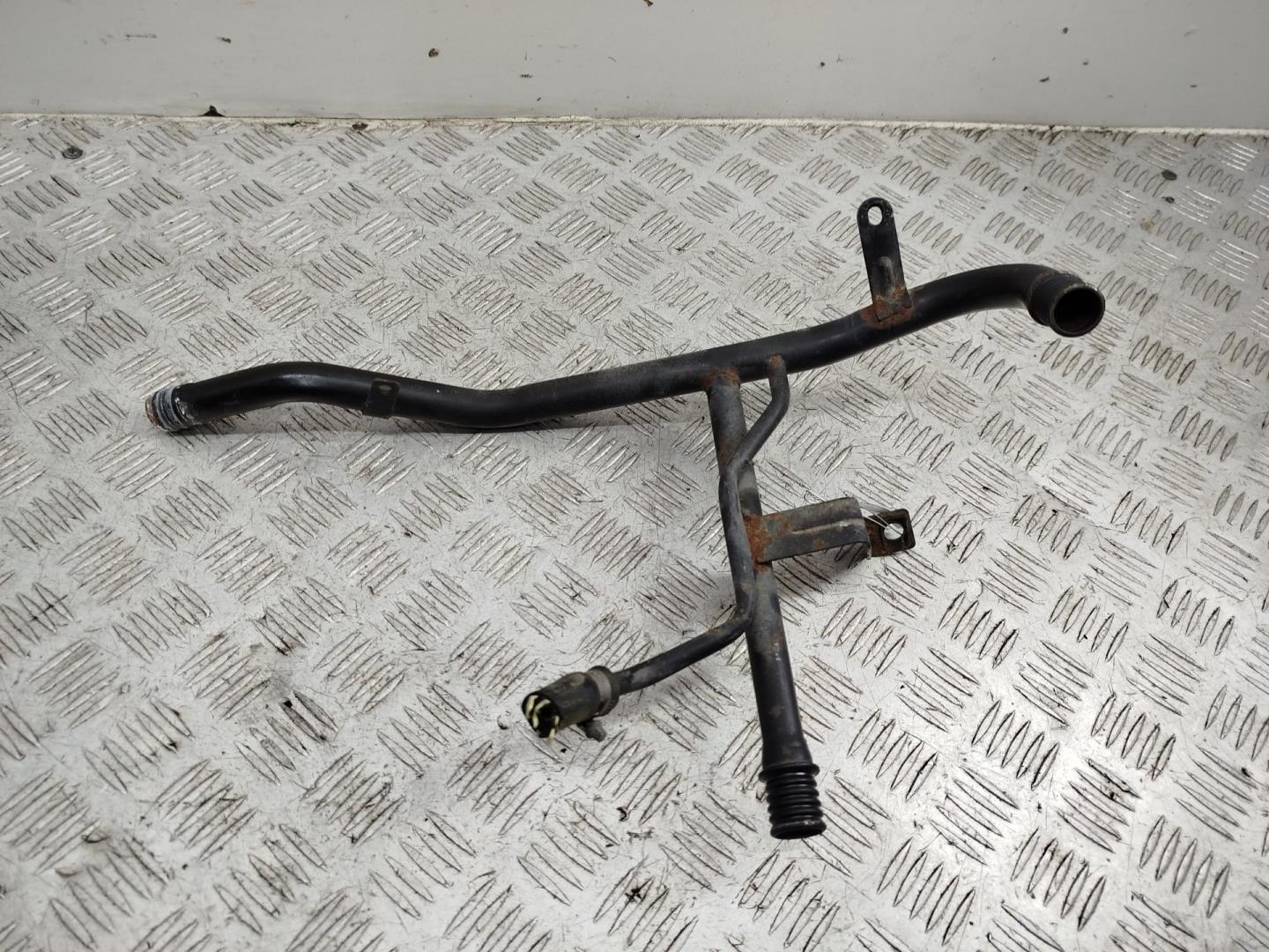 Трубка системы охлаждения