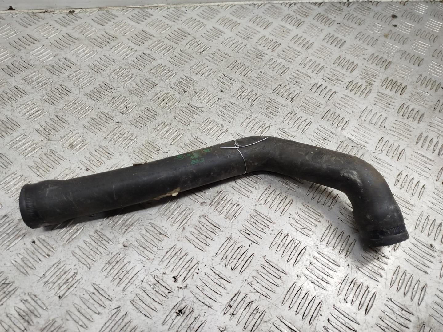 Патрубок радиатора