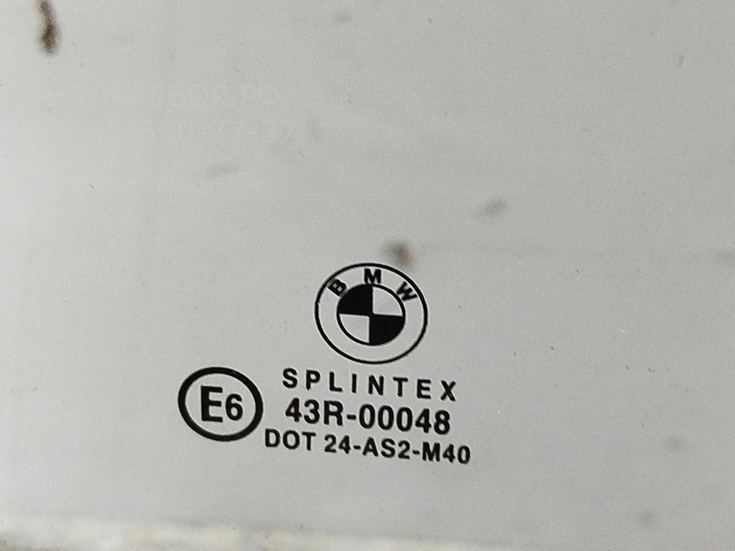 Стекло двери задней левой