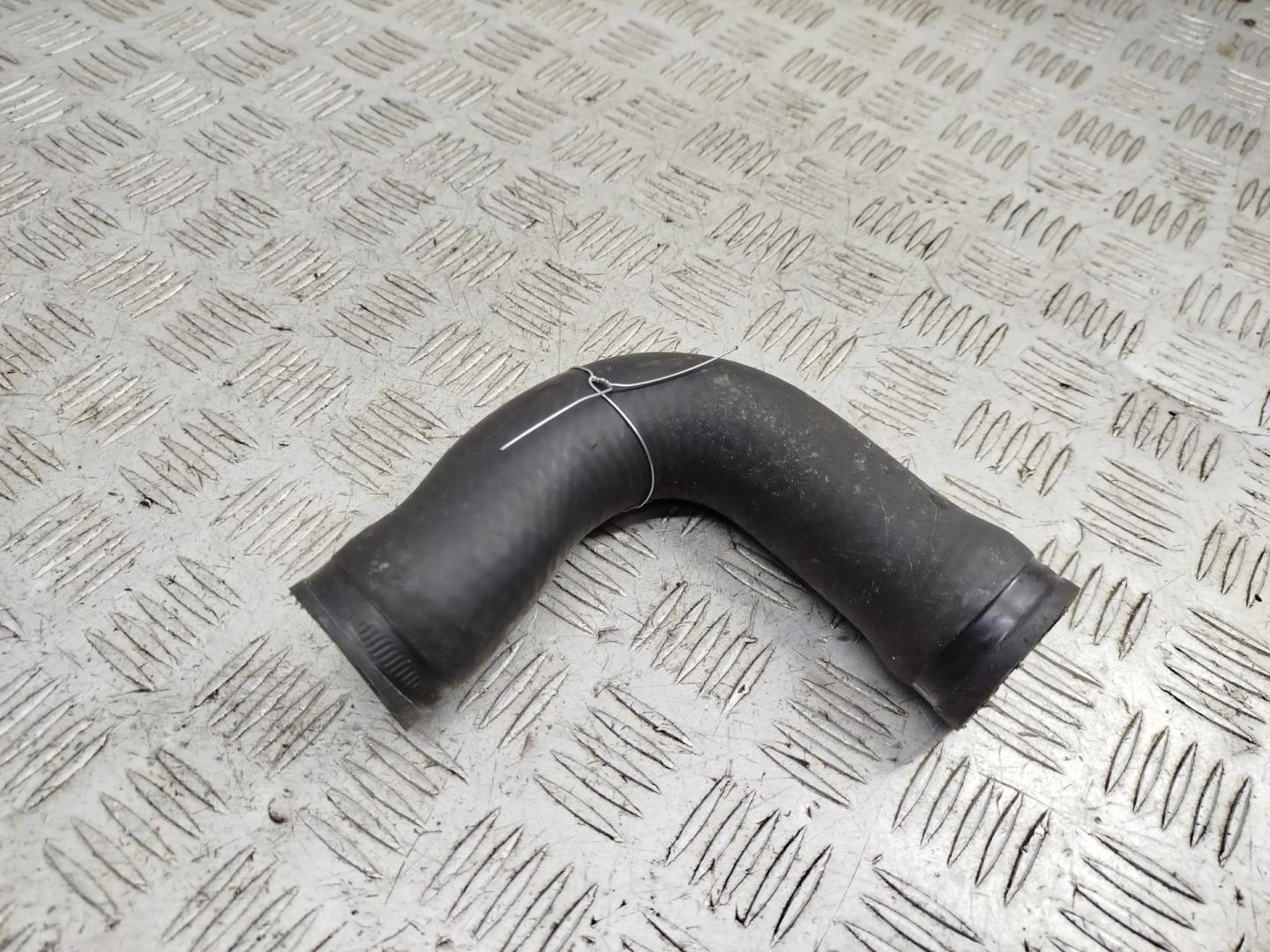 Патрубок радиатора