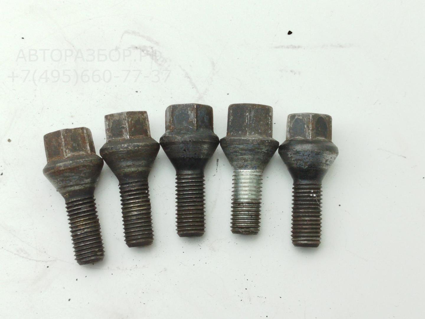 Болт колесный