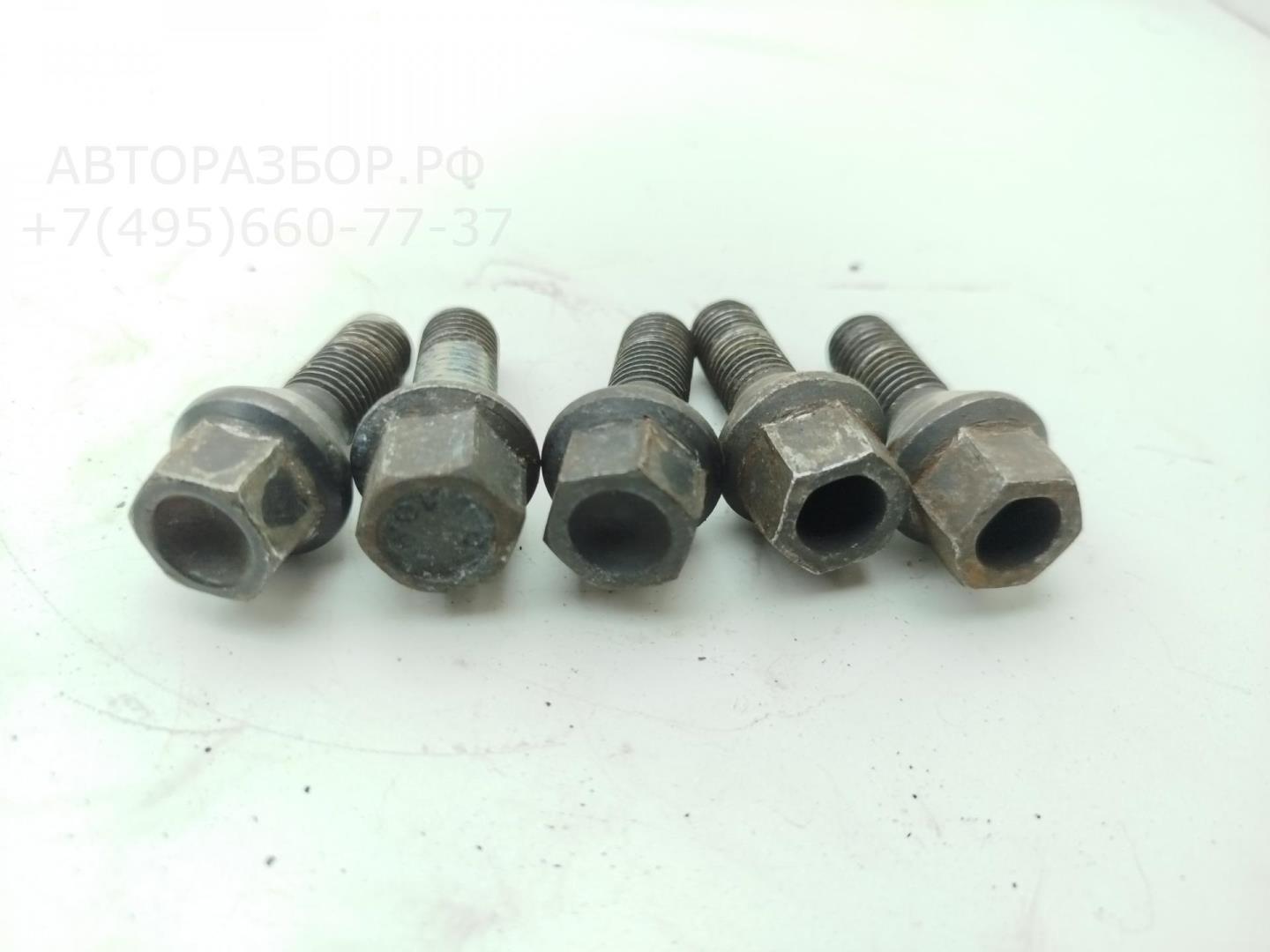 Болт колесный