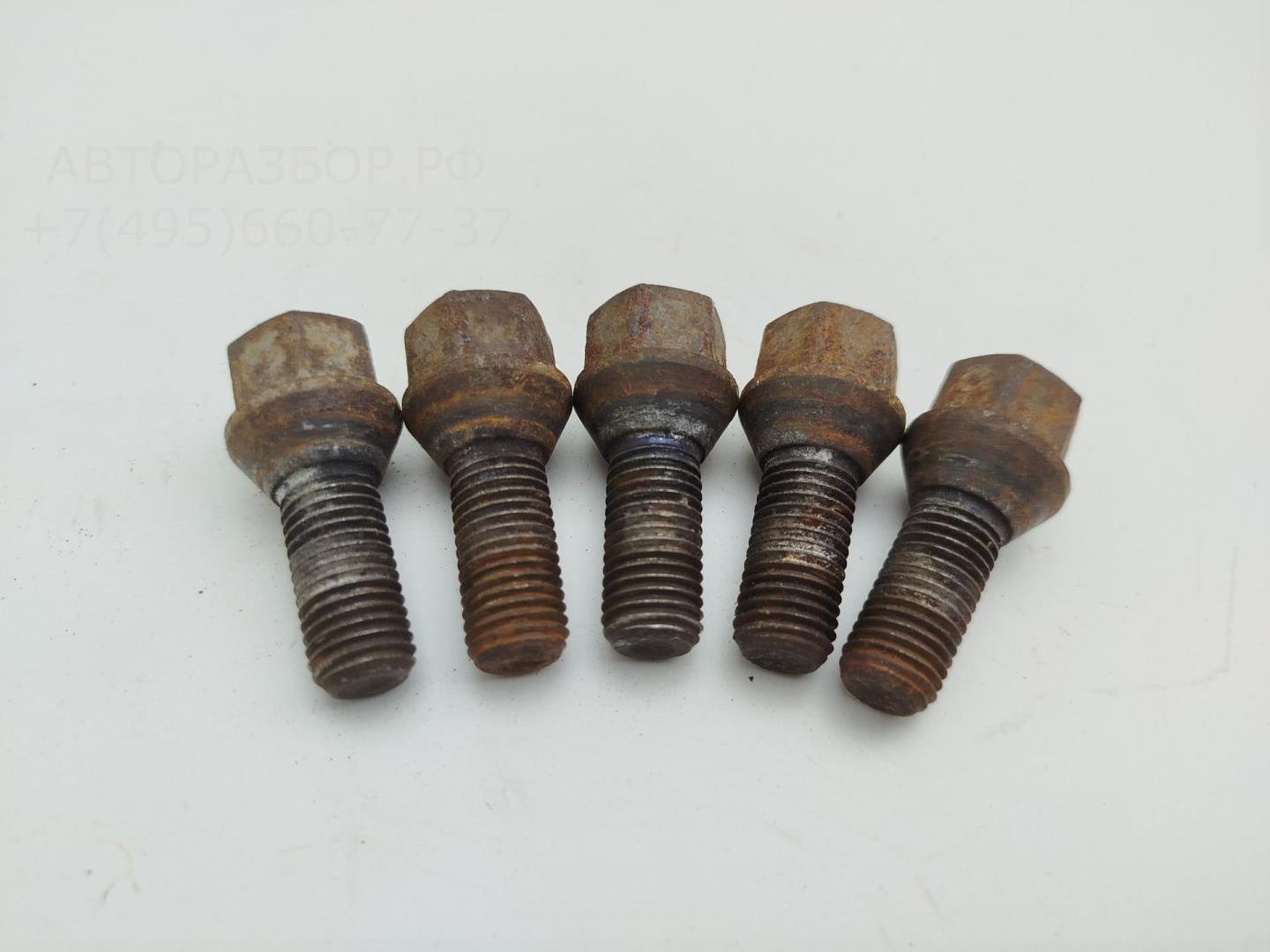 Болт колесный