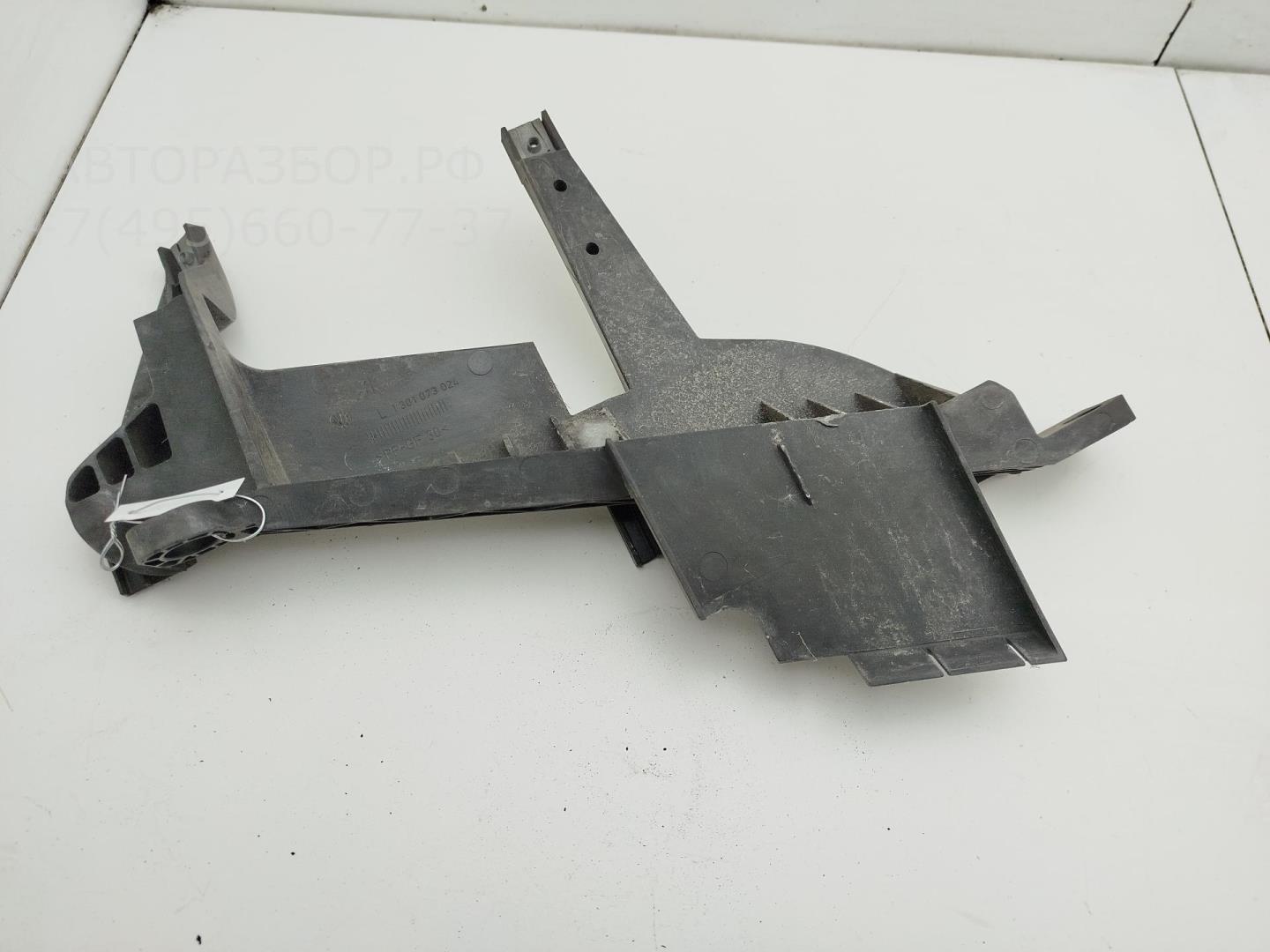 Крепеж фары