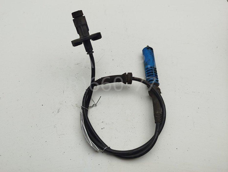 Датчик ABS передний