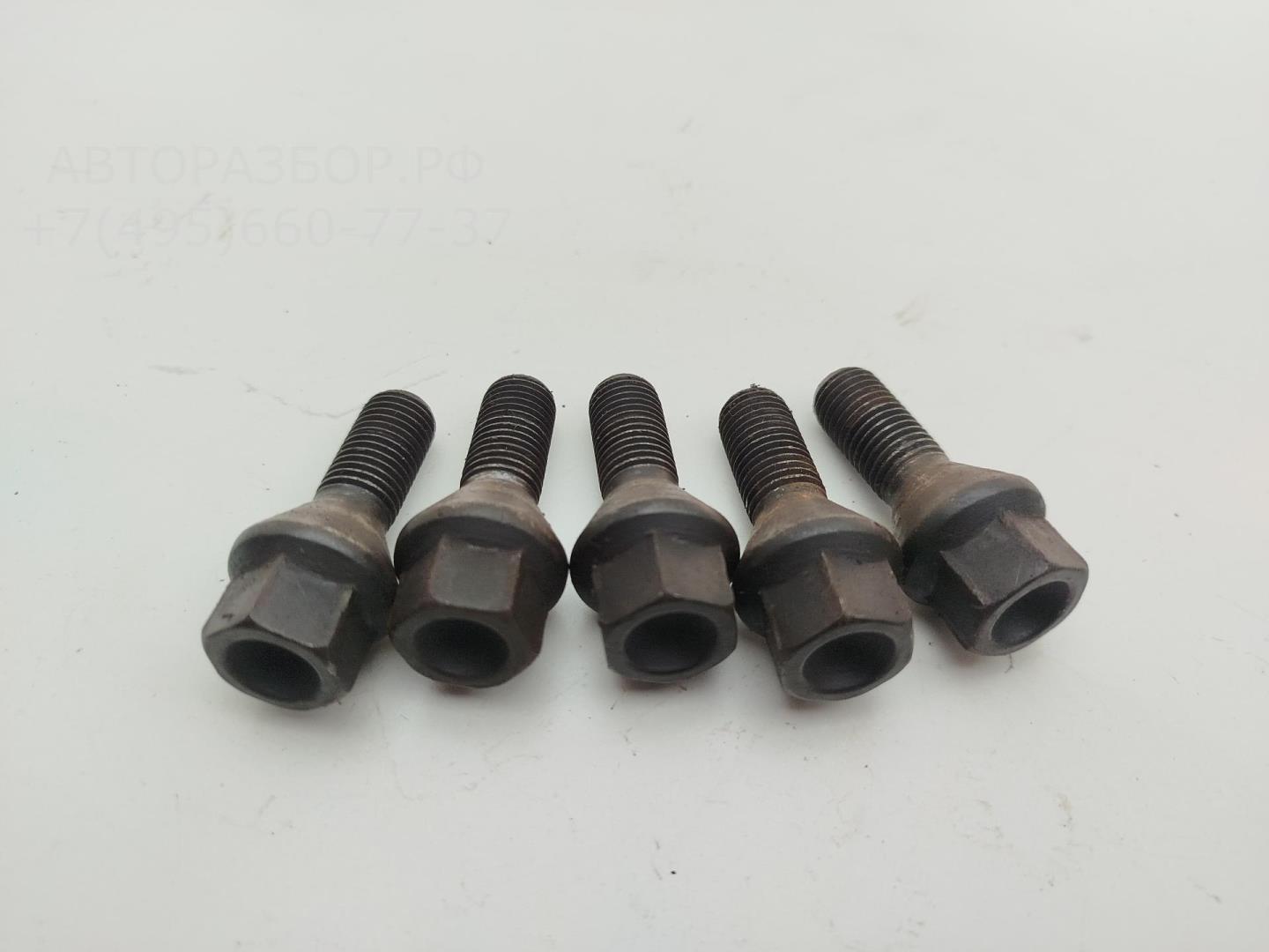 Болт колесный