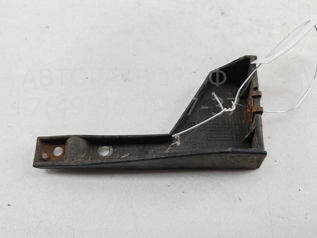 Кронштейн переднего бампера правый