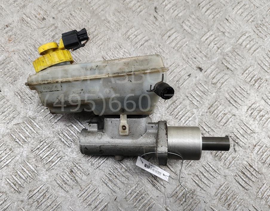 Цилиндр тормозной главный