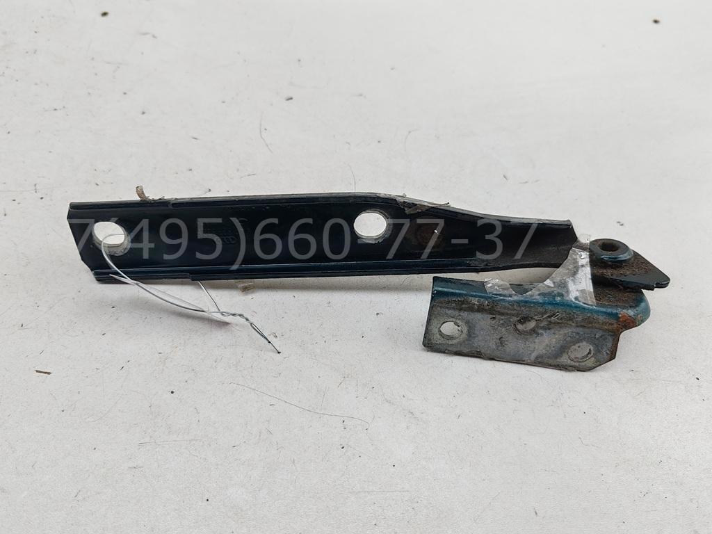 Петля капота правая